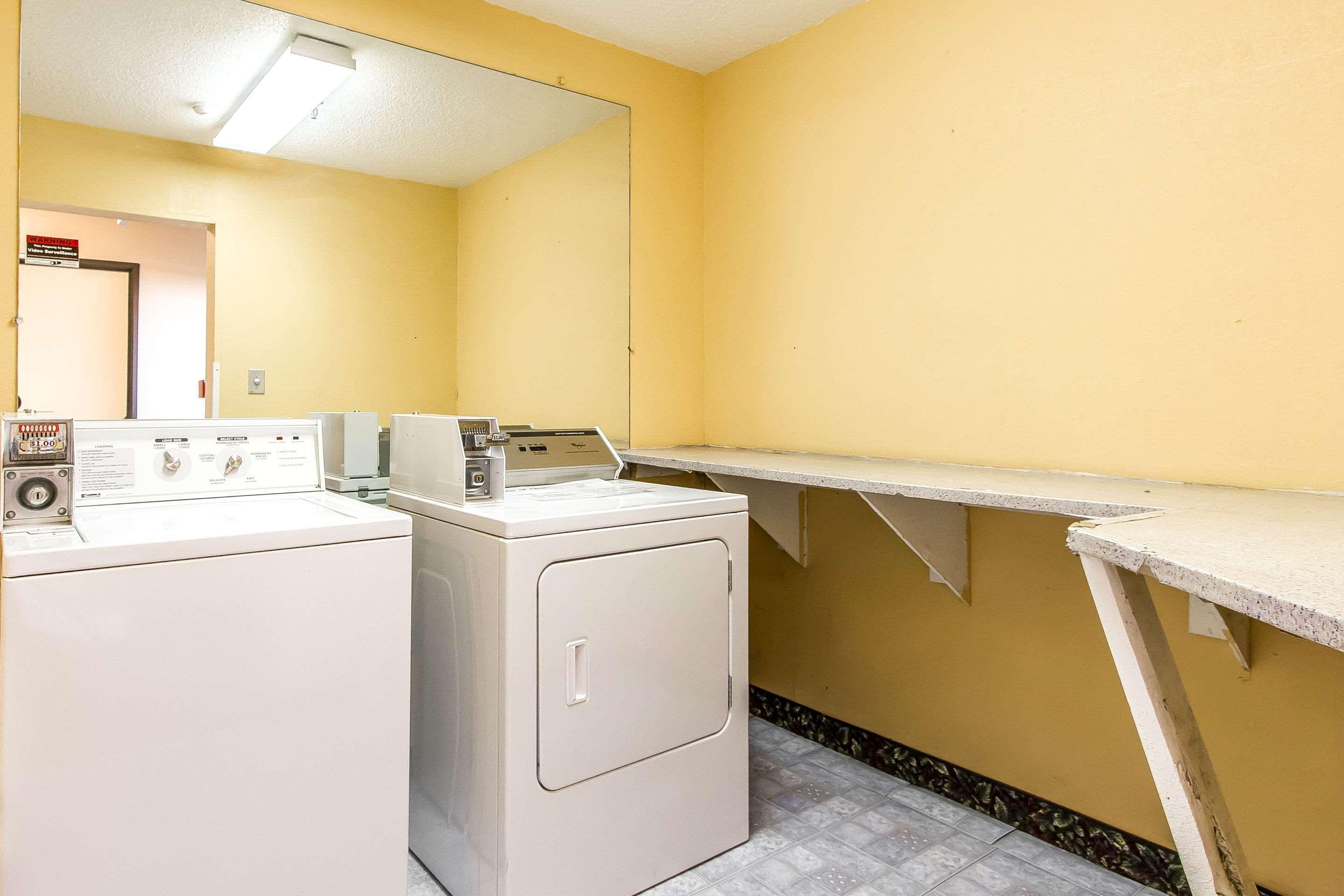 Econo Lodge & Suites Pekin Kültér fotó